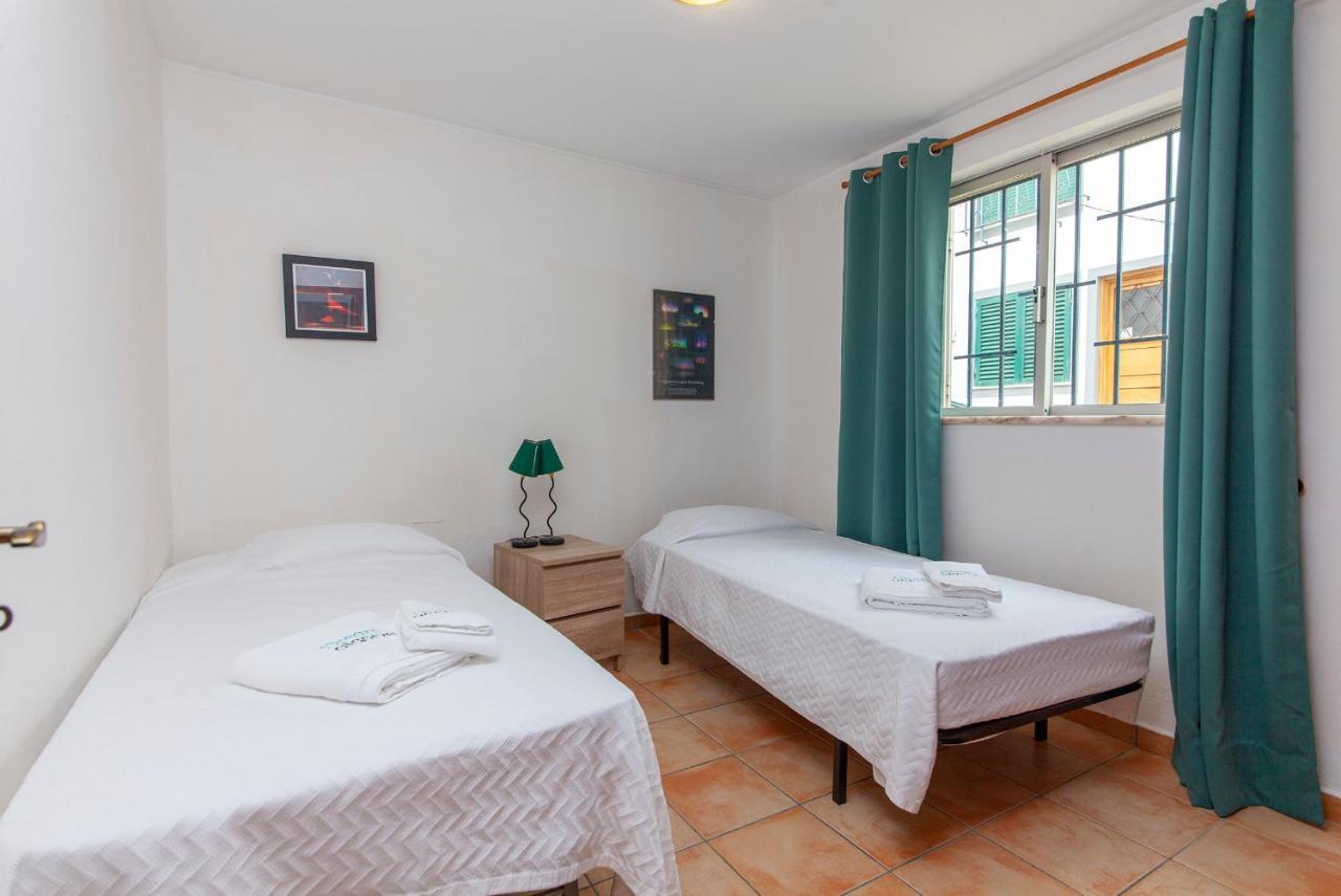 B18 - Village Street Apartment Lagos Buitenkant foto